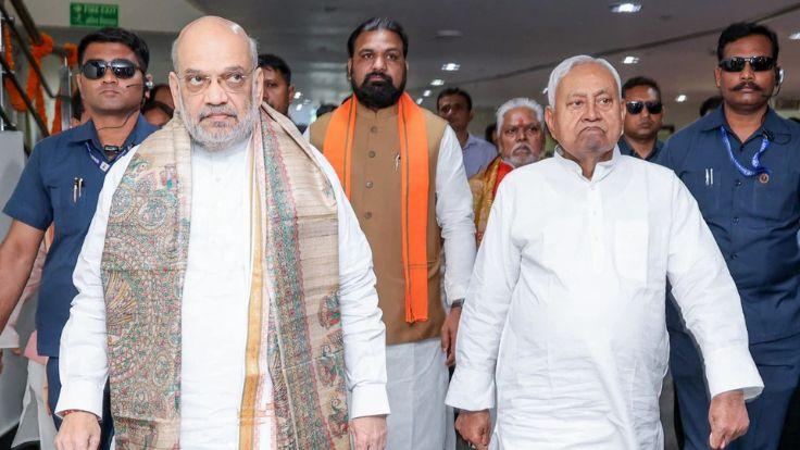 The verdict in Malegaon blast case came after 17 years, all 7 accused including Sadhvi Pragya Thakur were acquitted, BJP said Congress should answer saffron terrorism (3)-kNYZbcXRnB.jpg